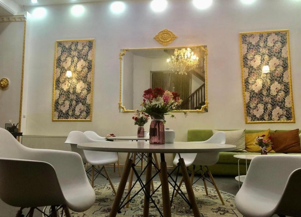 Mariam Hotel Tbilisi Bagian luar foto