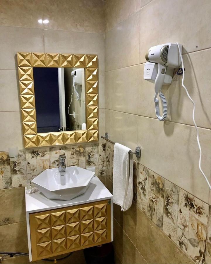 Mariam Hotel Tbilisi Bagian luar foto