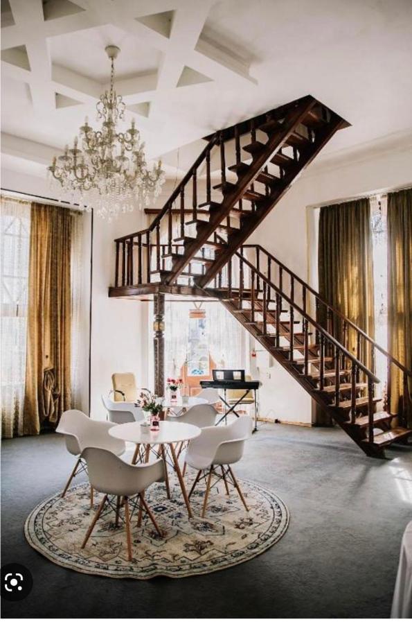 Mariam Hotel Tbilisi Bagian luar foto
